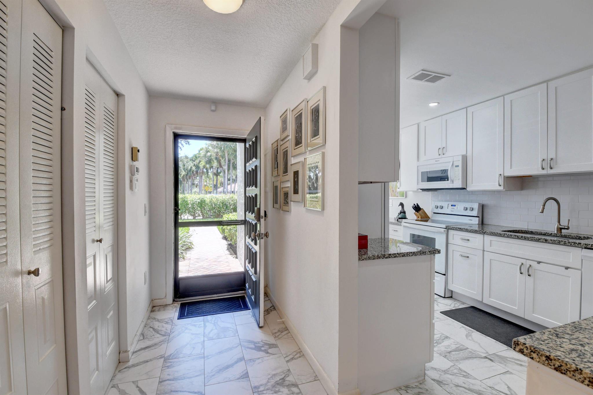 34 Southport Lane Unit: E