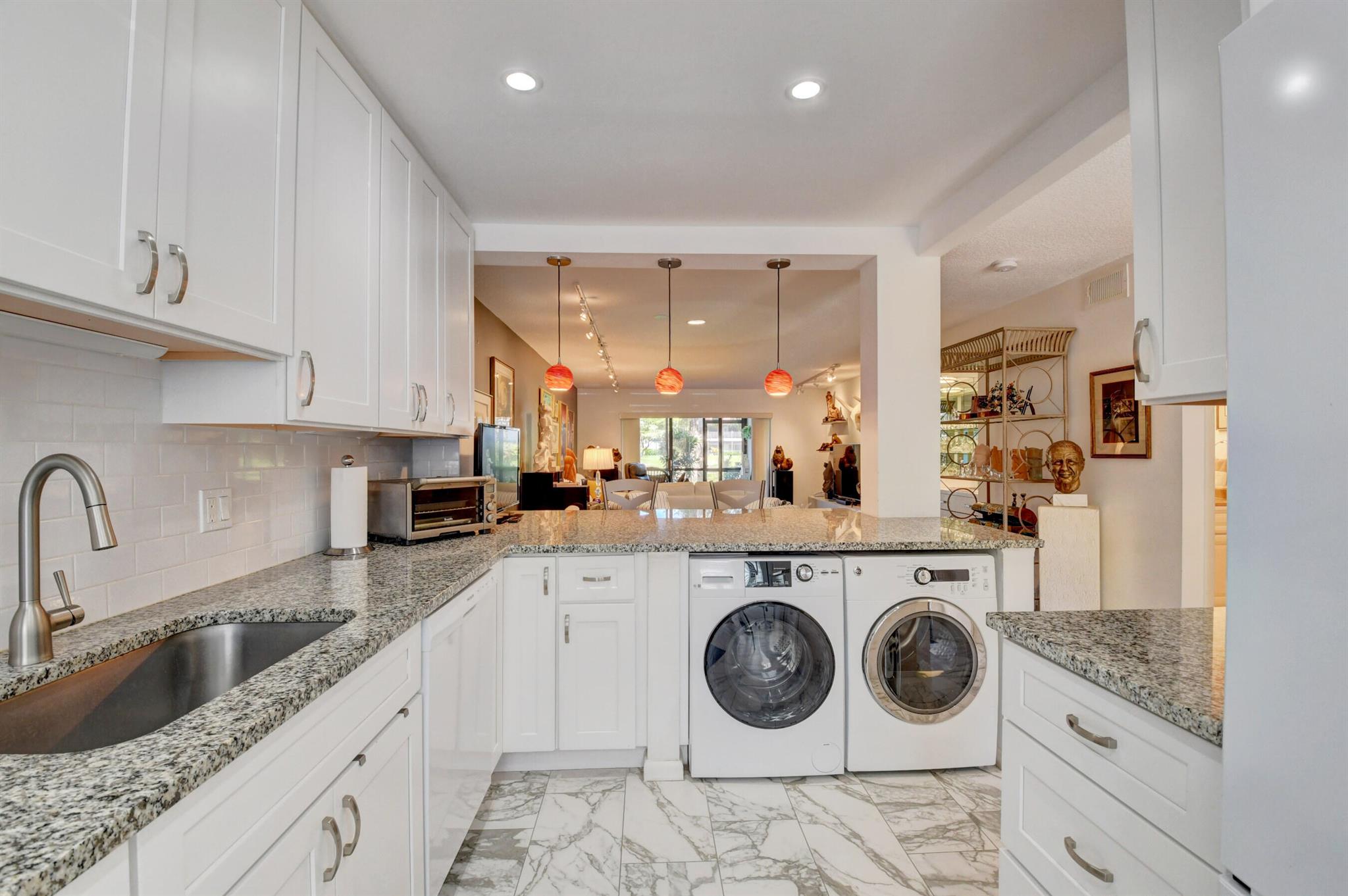 34 Southport Lane Unit: E