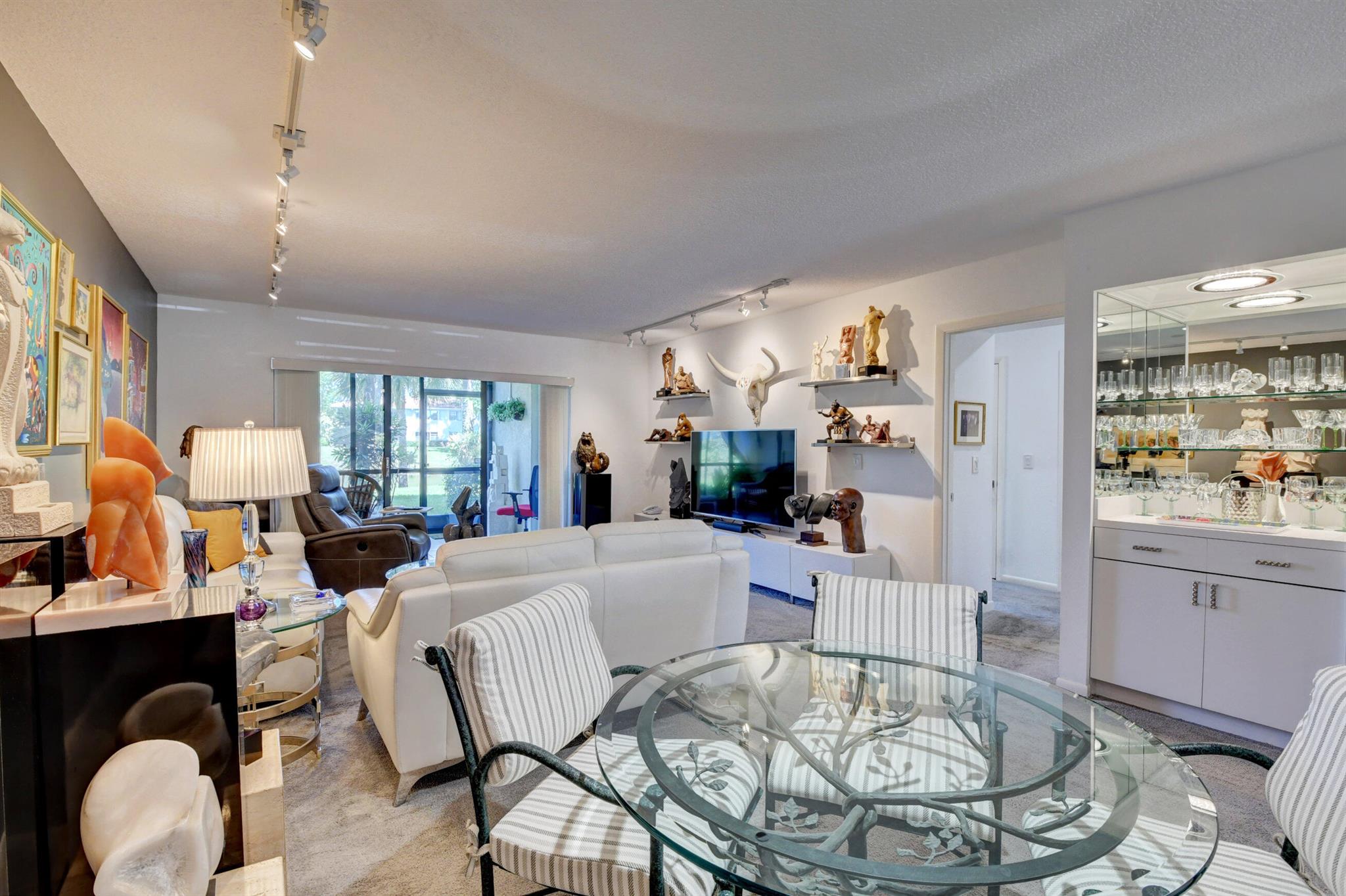 34 Southport Lane Unit: E