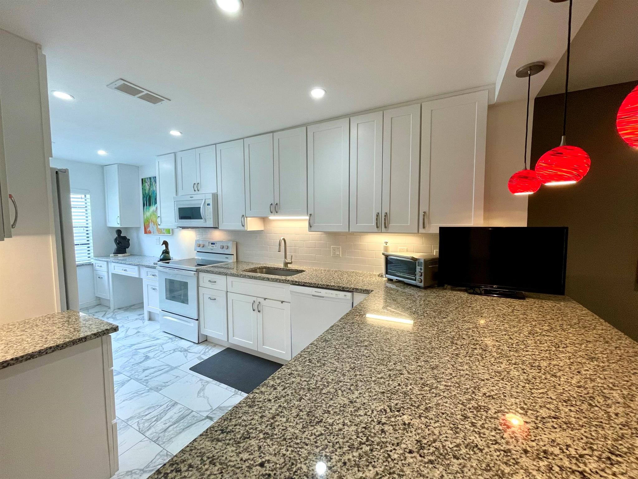 34 Southport Lane Unit: E
