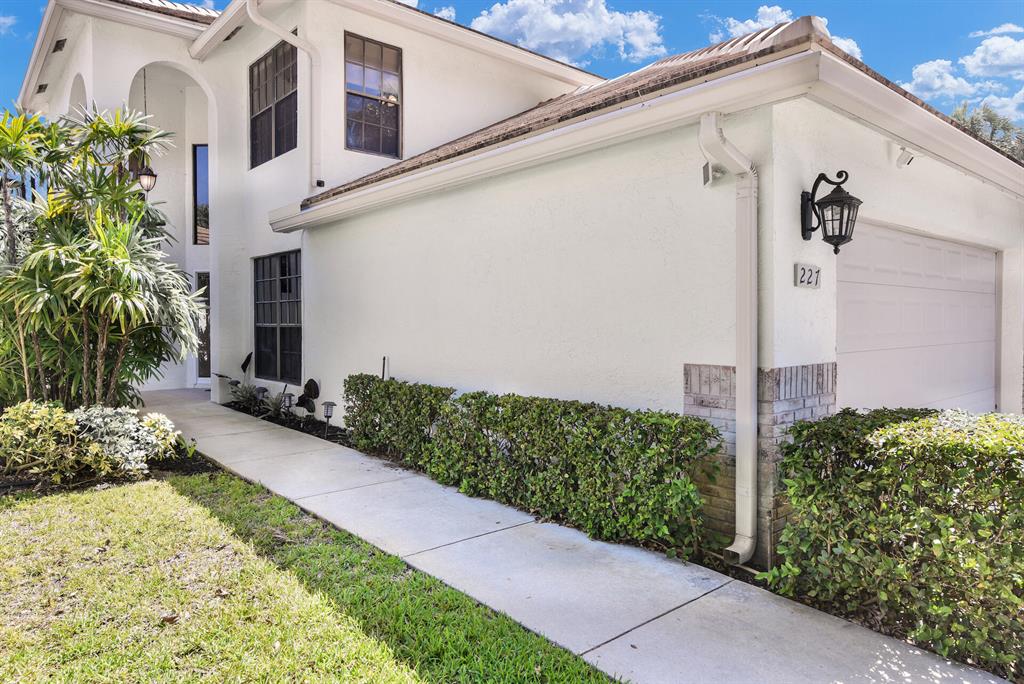 227 Sherwood Forest Drive