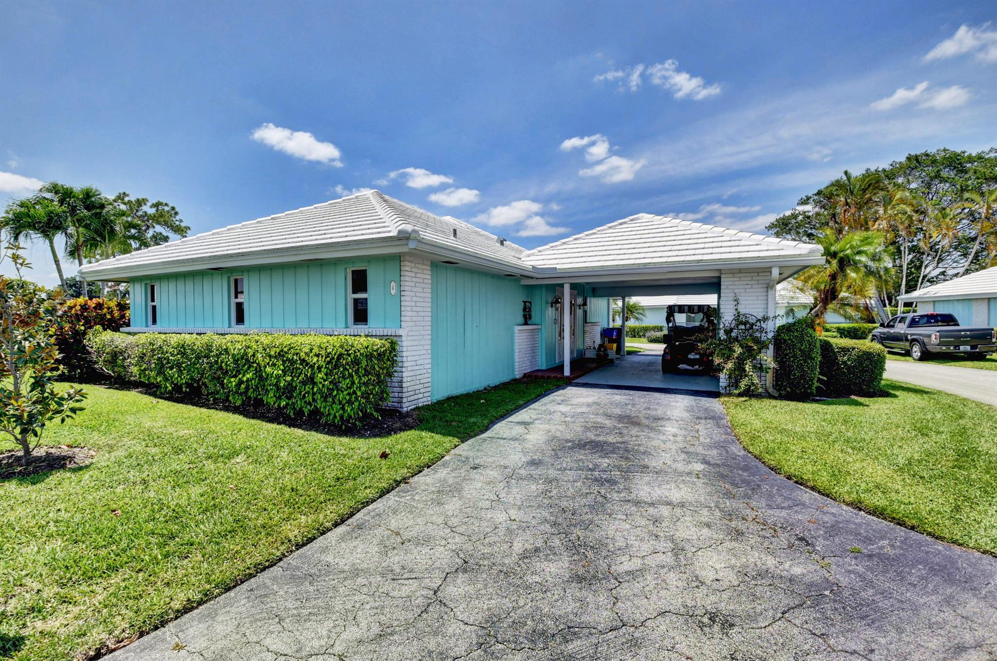 4 Slash Pine Drive