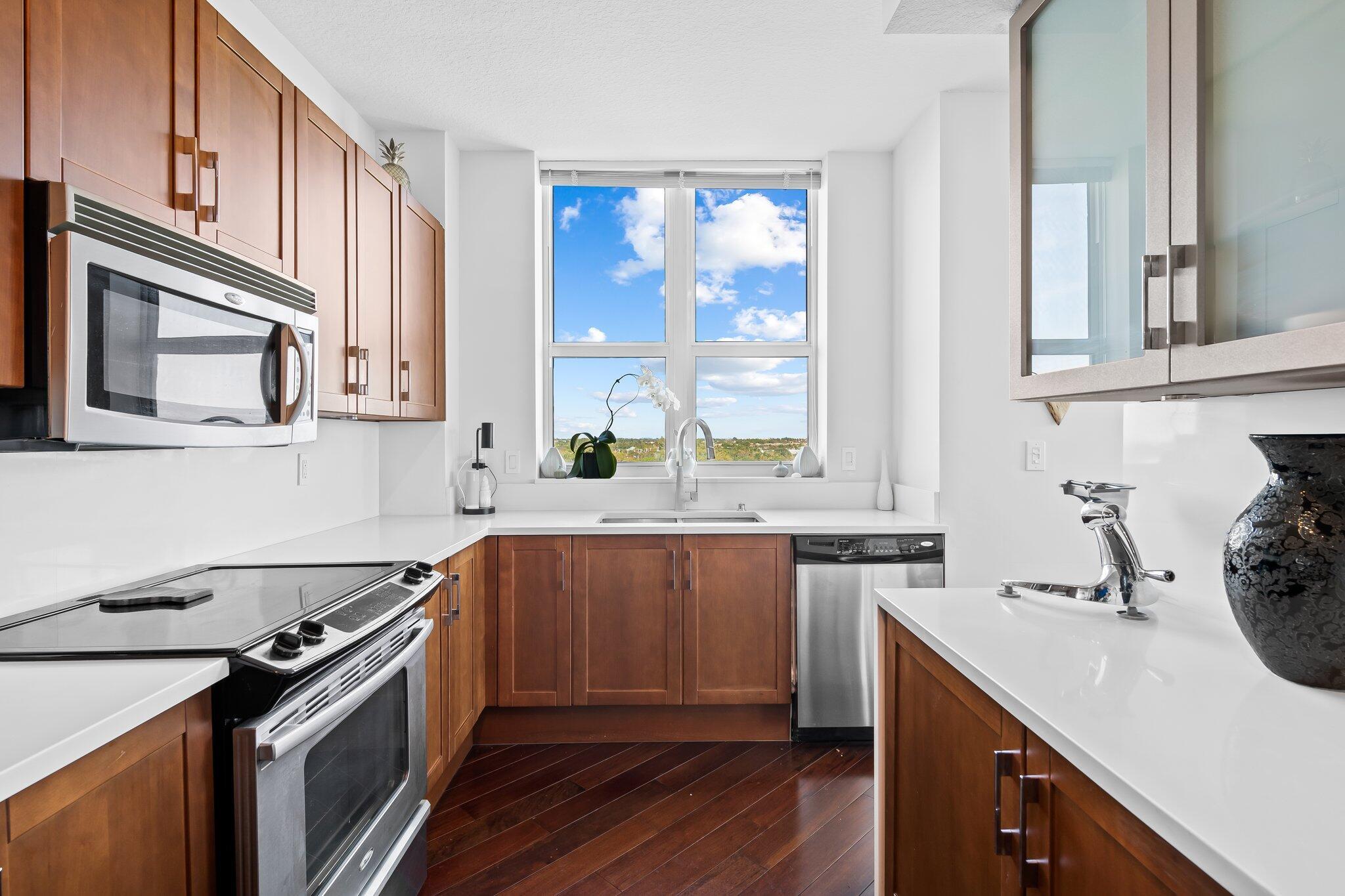 450 N Federal Highway Unit: 812