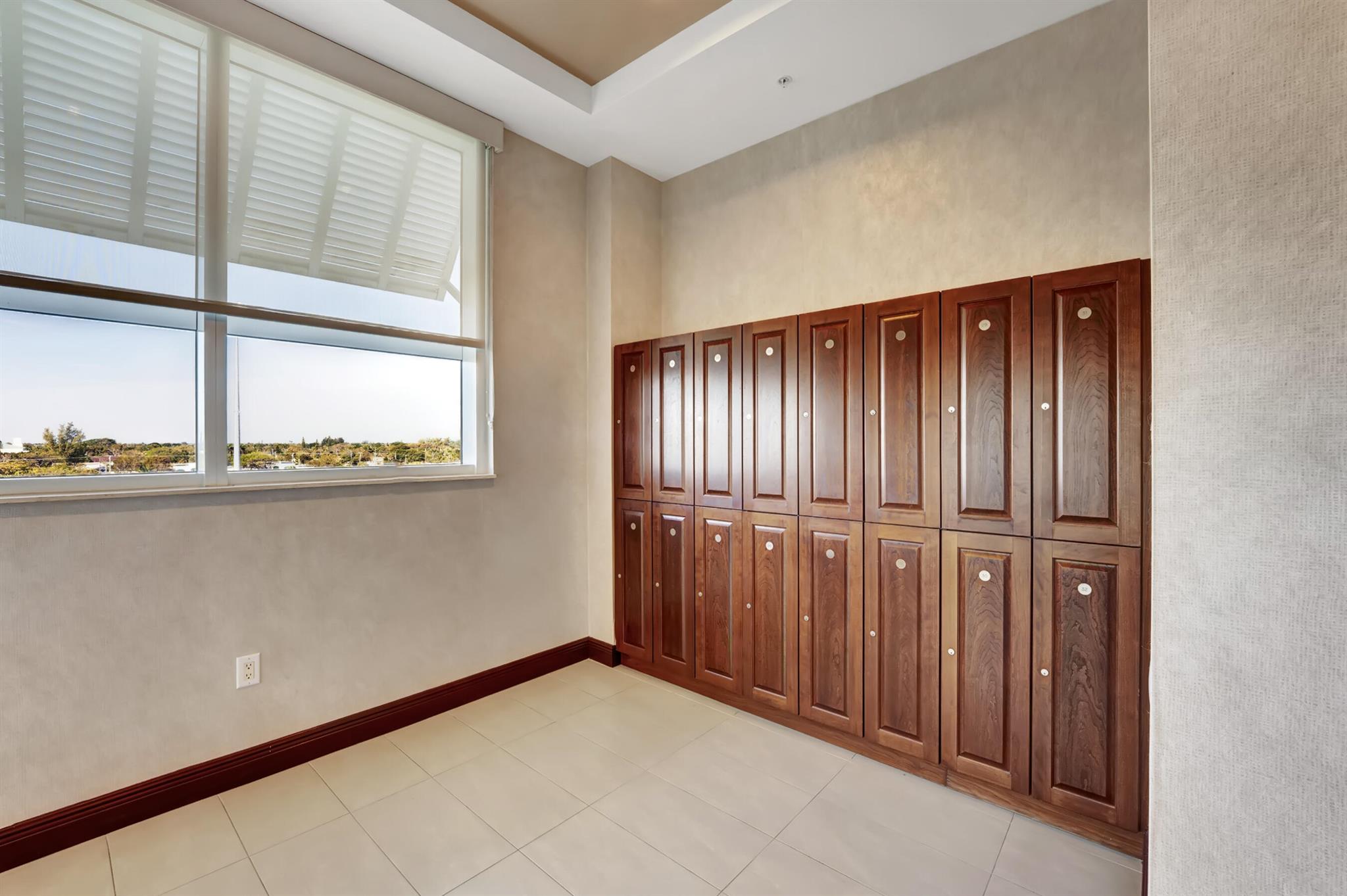 450 N Federal Highway Unit: 812