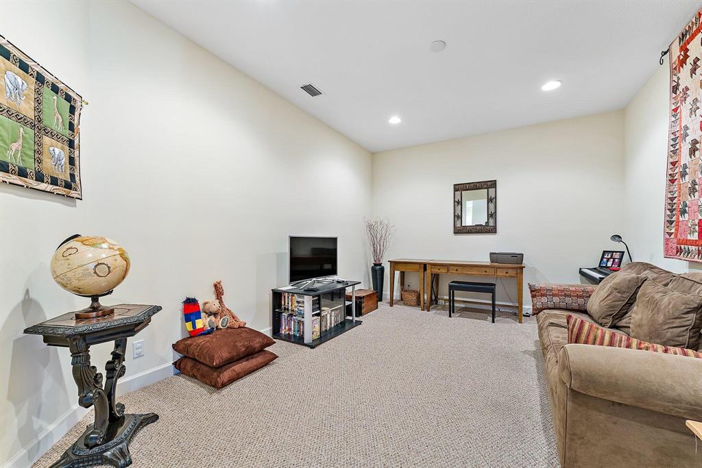 7035 Willow Pine Way