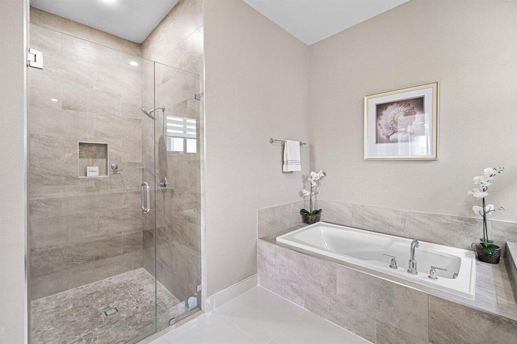 10647 N Lago Vista Circle