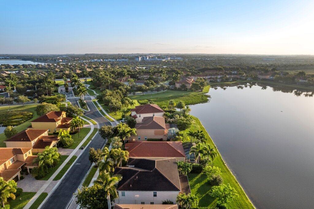 3432 Oakmont Estates Boulevard