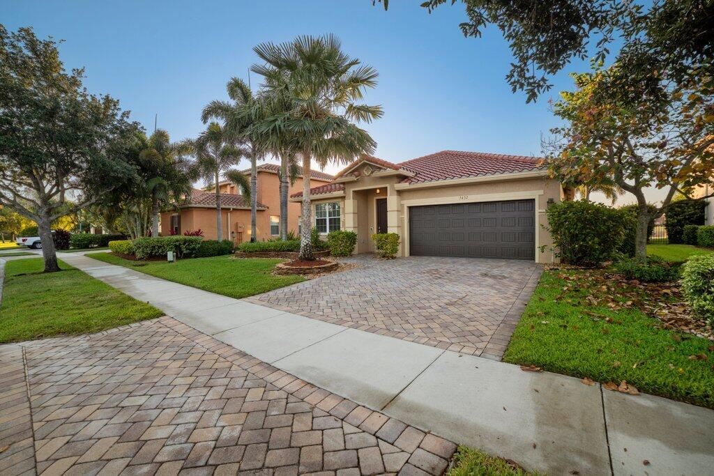 3432 Oakmont Estates Boulevard