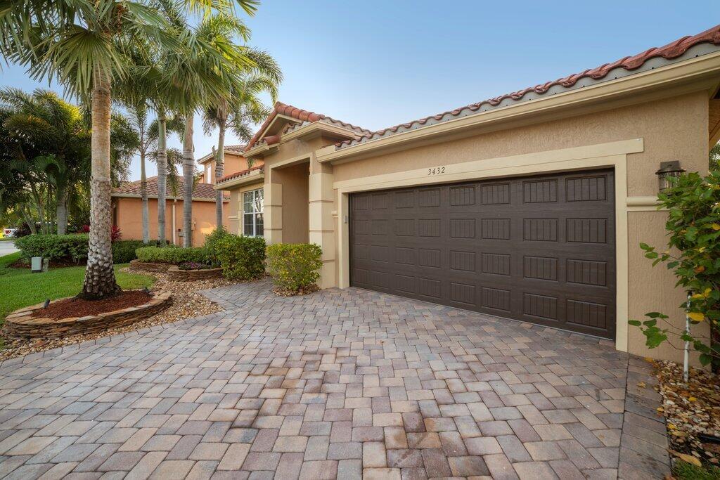 3432 Oakmont Estates Boulevard
