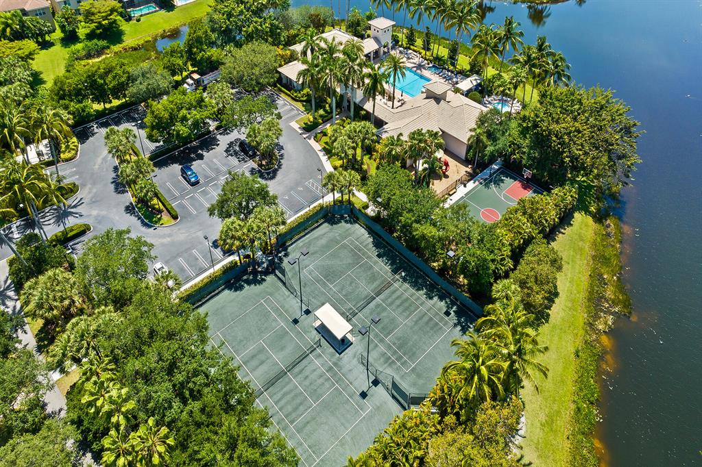 15630 Messina Isle Court