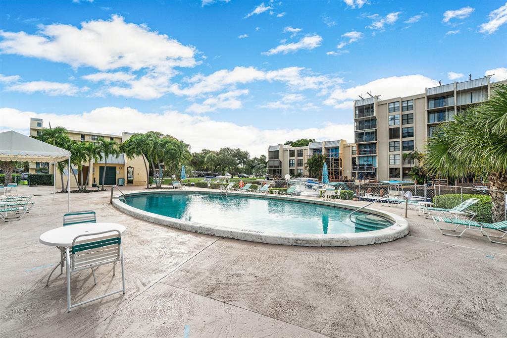 3 Royal Palm Way Unit: 504