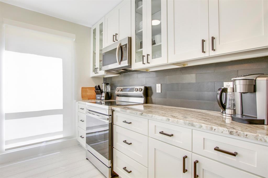 512 Brackenwood Place