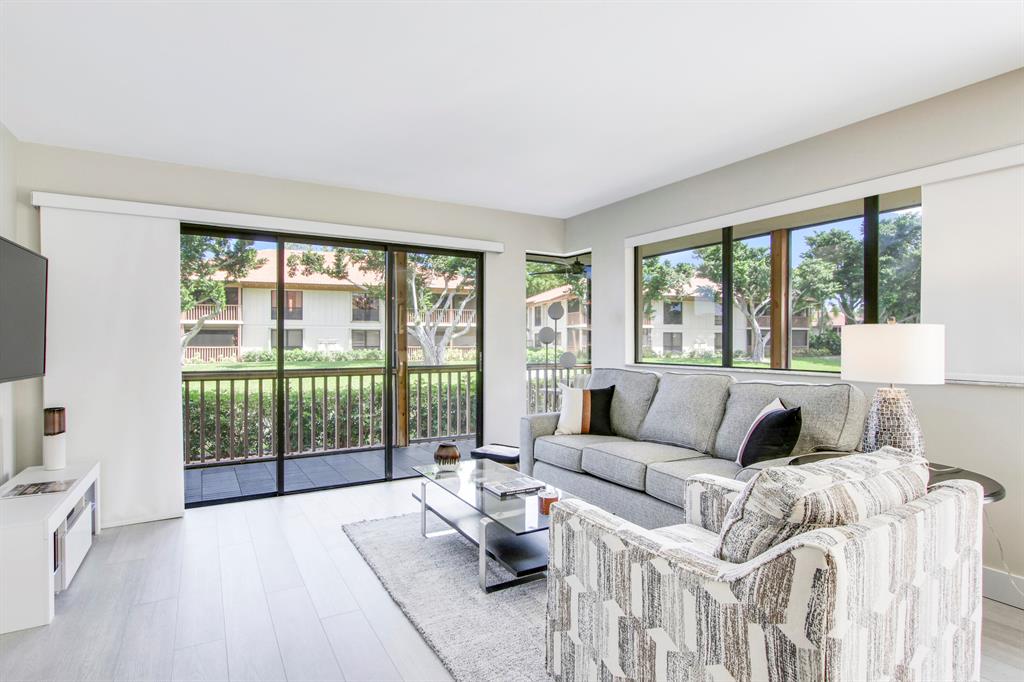 512 Brackenwood Place