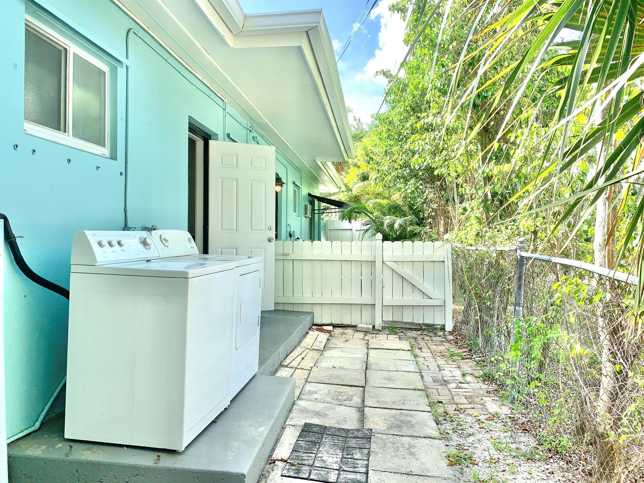 237 NE 12th Street Unit: 1