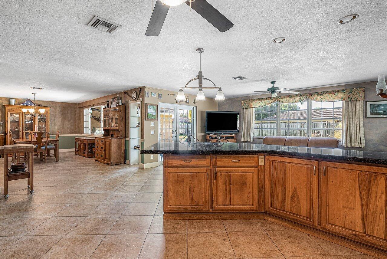 1161 SW 16th Street
