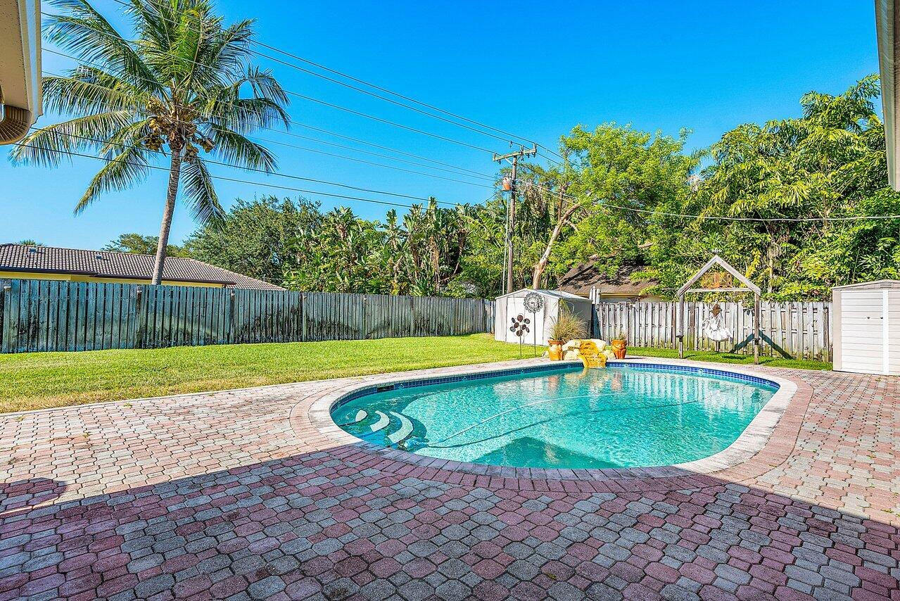 1161 SW 16th Street