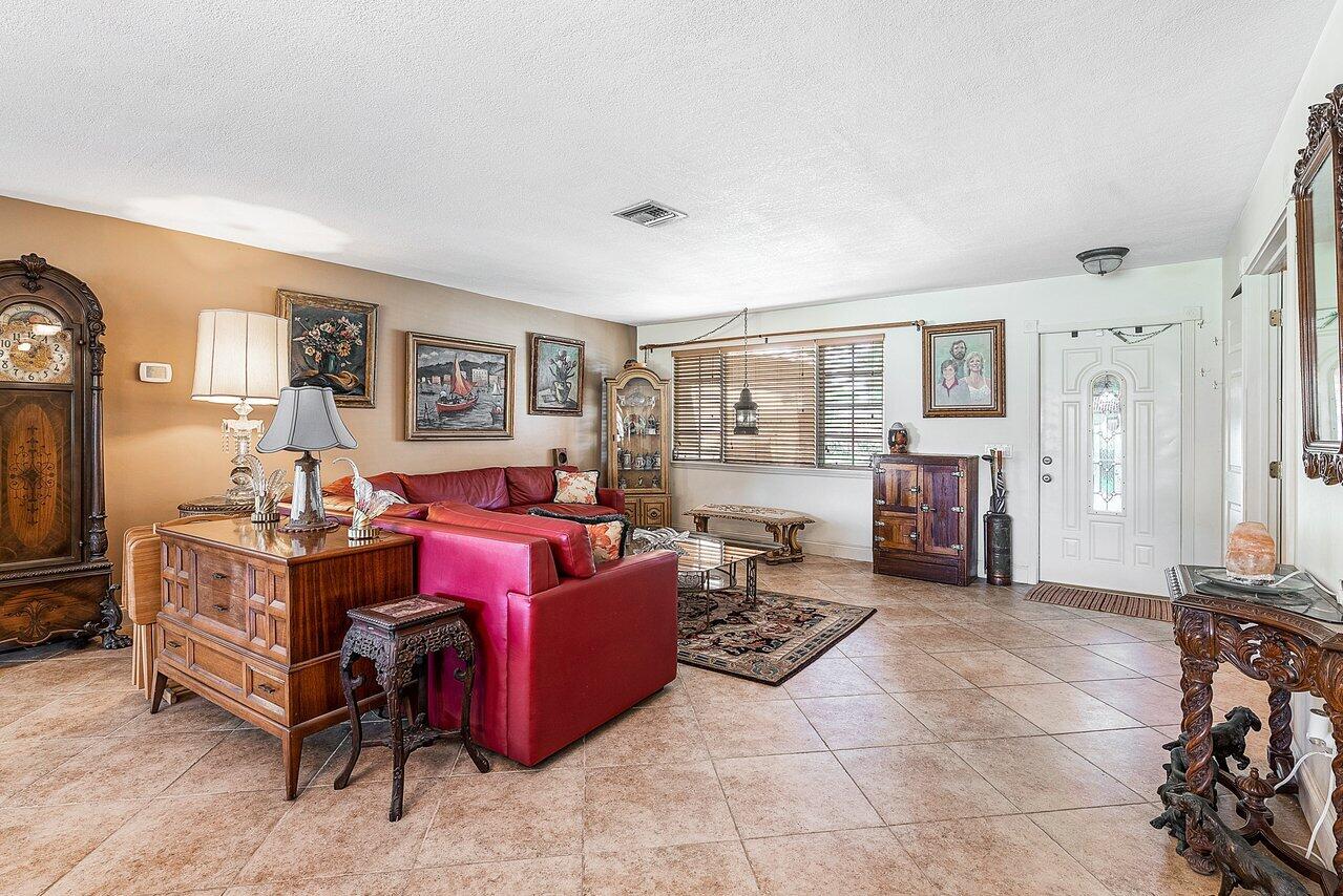 1161 SW 16th Street
