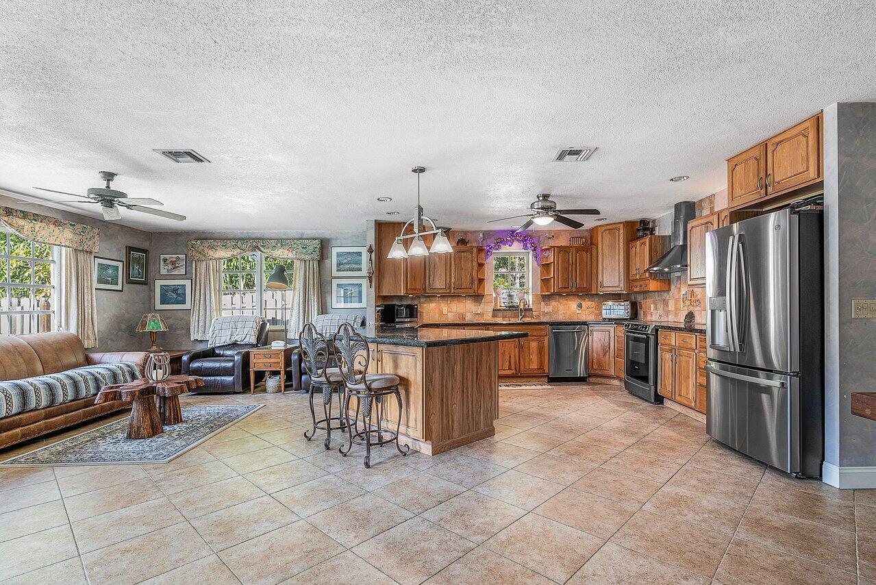 1161 SW 16th Street