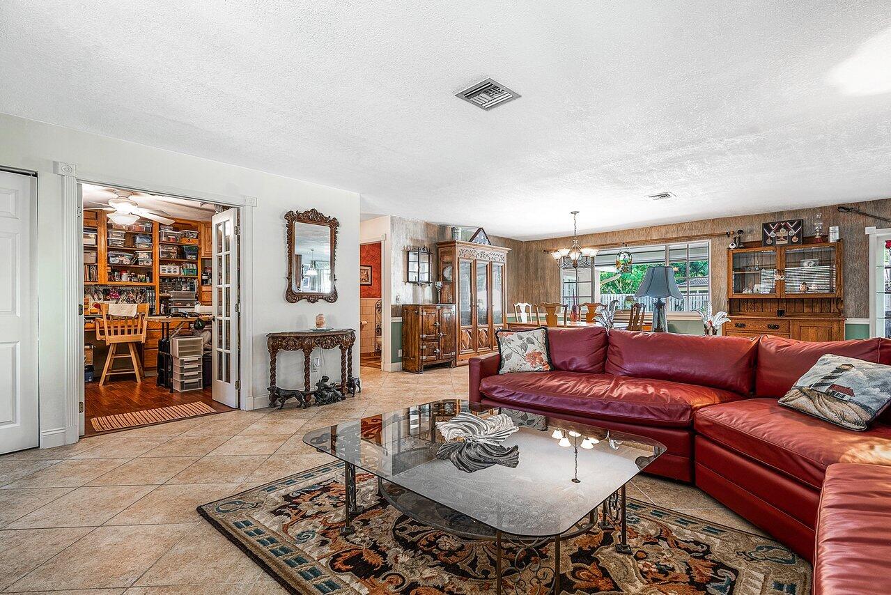 1161 SW 16th Street
