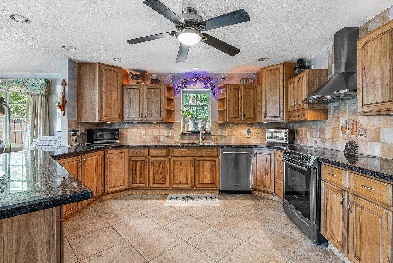 1161 SW 16th Street