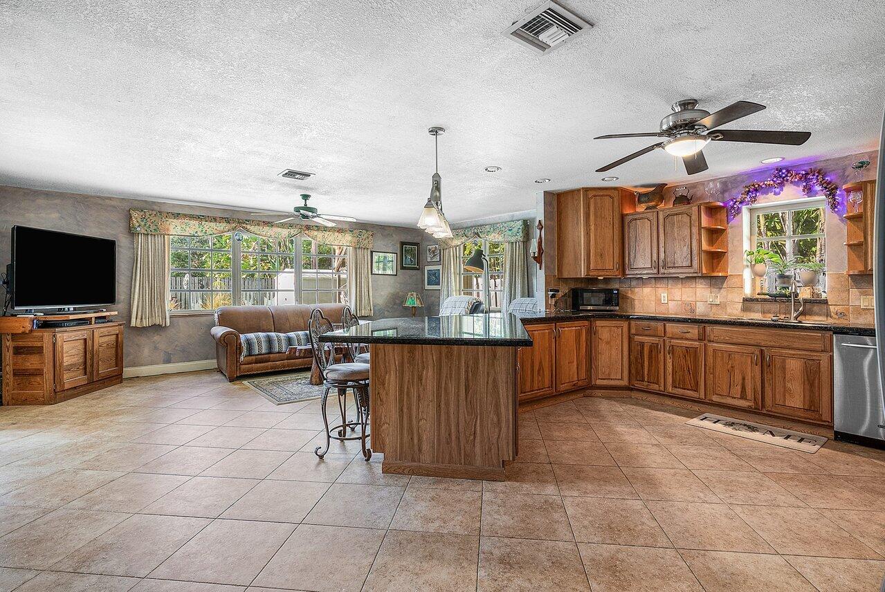 1161 SW 16th Street