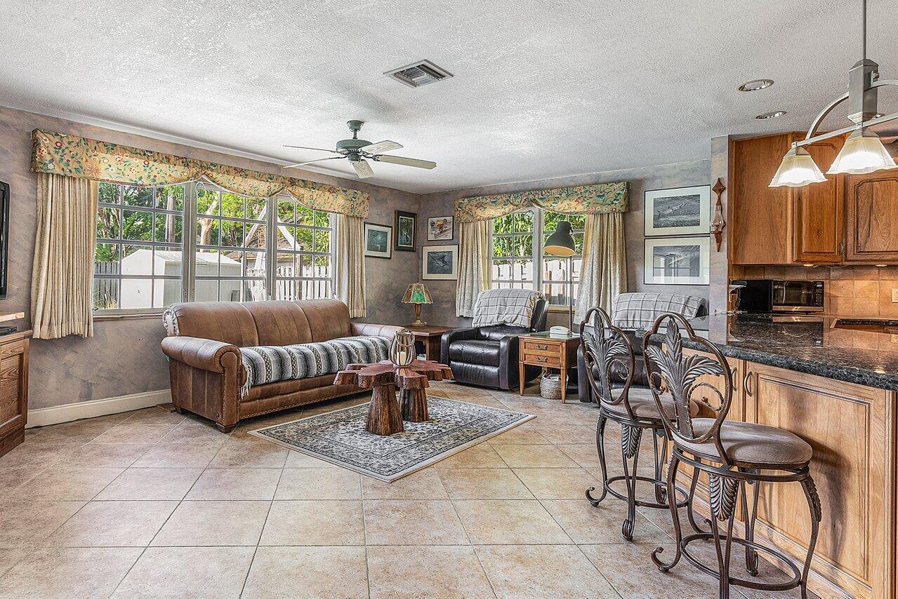 1161 SW 16th Street