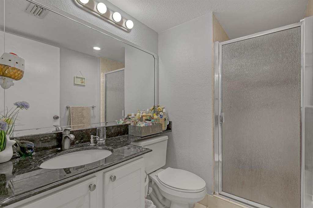 9440 SW 8th Street Unit: 203