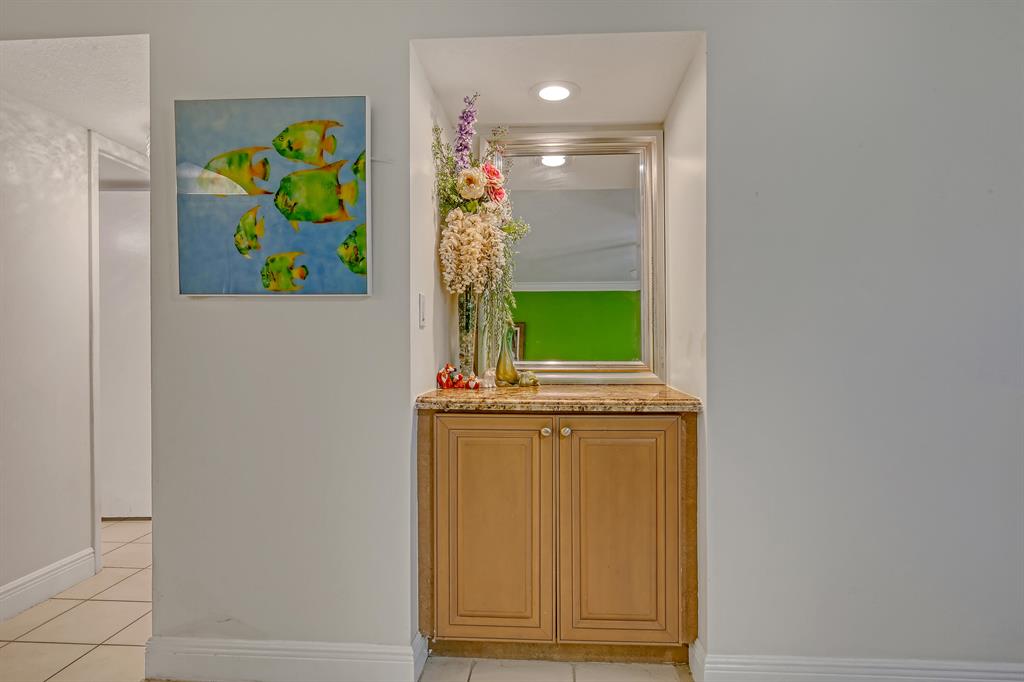 9440 SW 8th Street Unit: 203