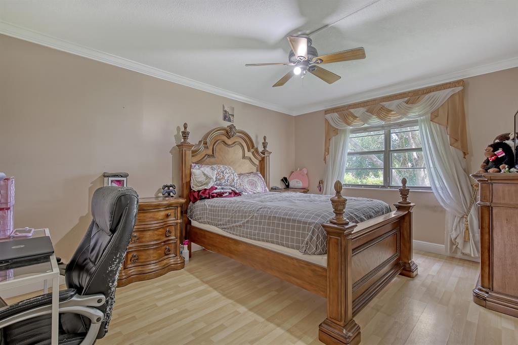 9440 SW 8th Street Unit: 203
