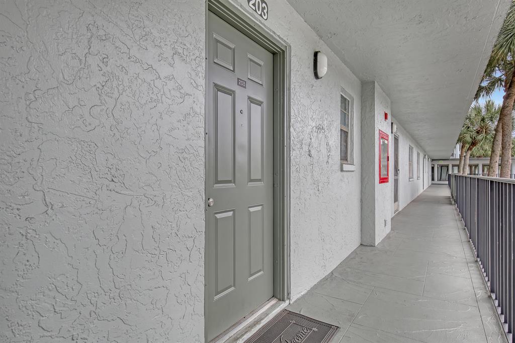 9440 SW 8th Street Unit: 203