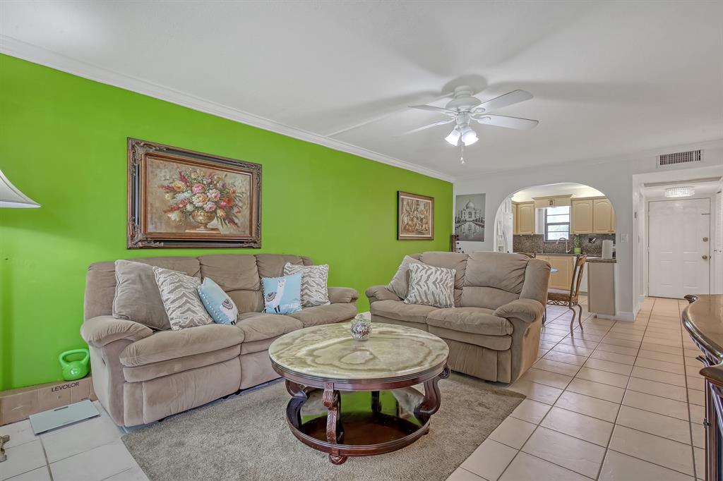 9440 SW 8th Street Unit: 203