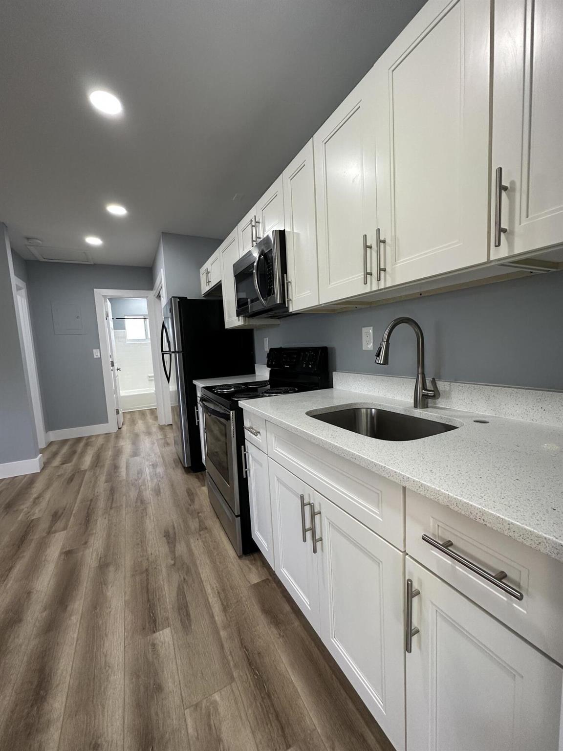 812 NE 17th Street Unit: 1