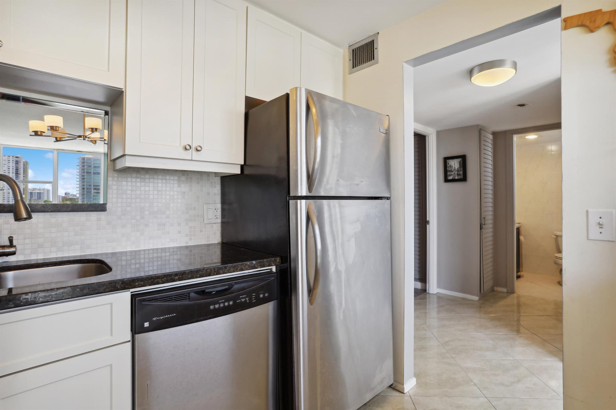 201 N Ocean Boulevard Unit: 702