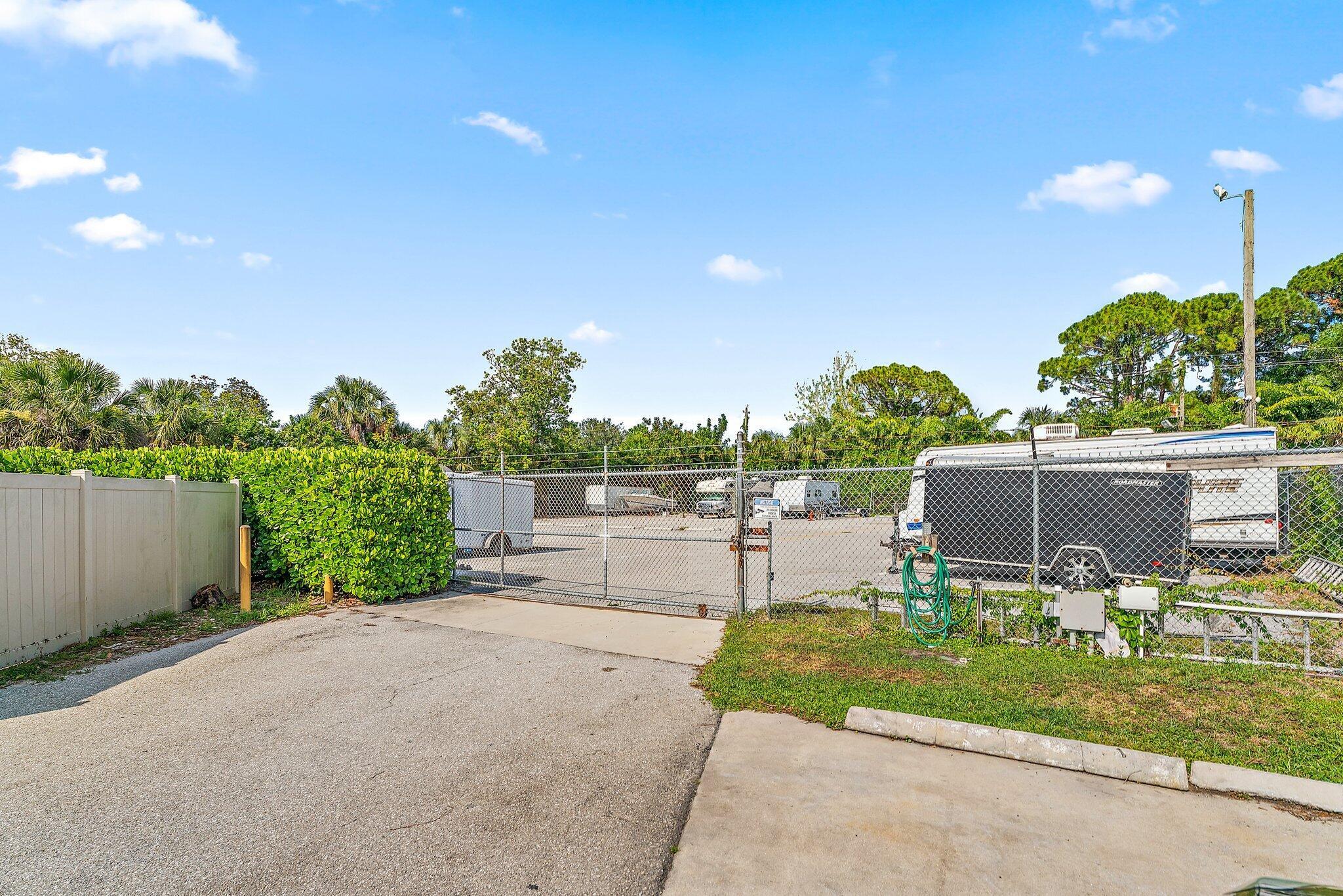 6524 Chasewood Drive Unit: C
