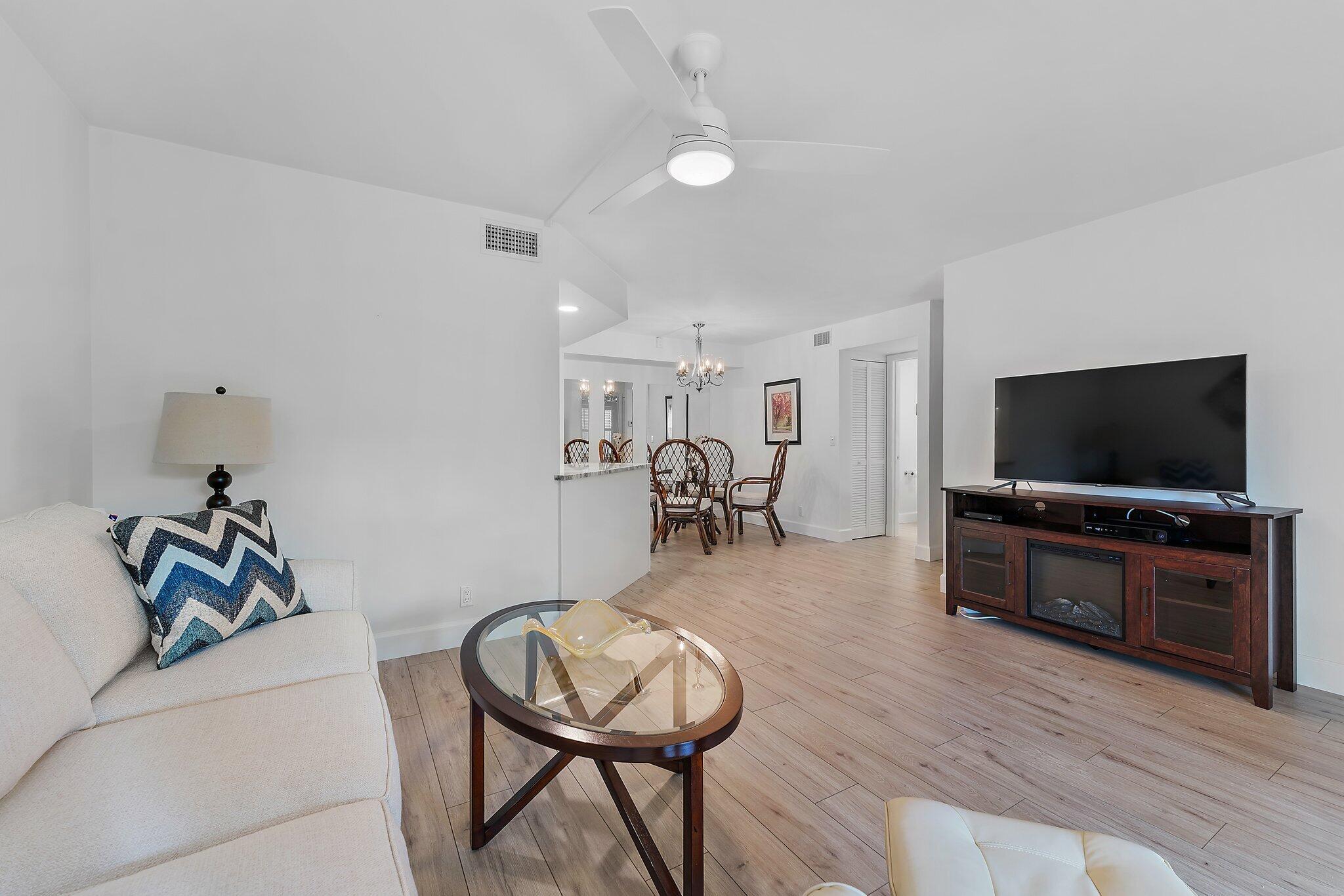6524 Chasewood Drive Unit: C