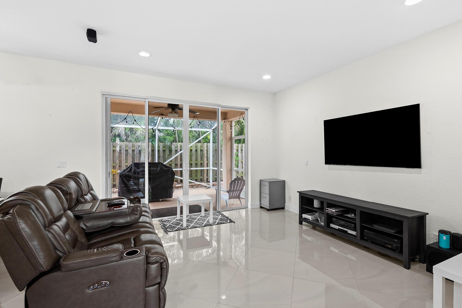 9728 Vineyard Court