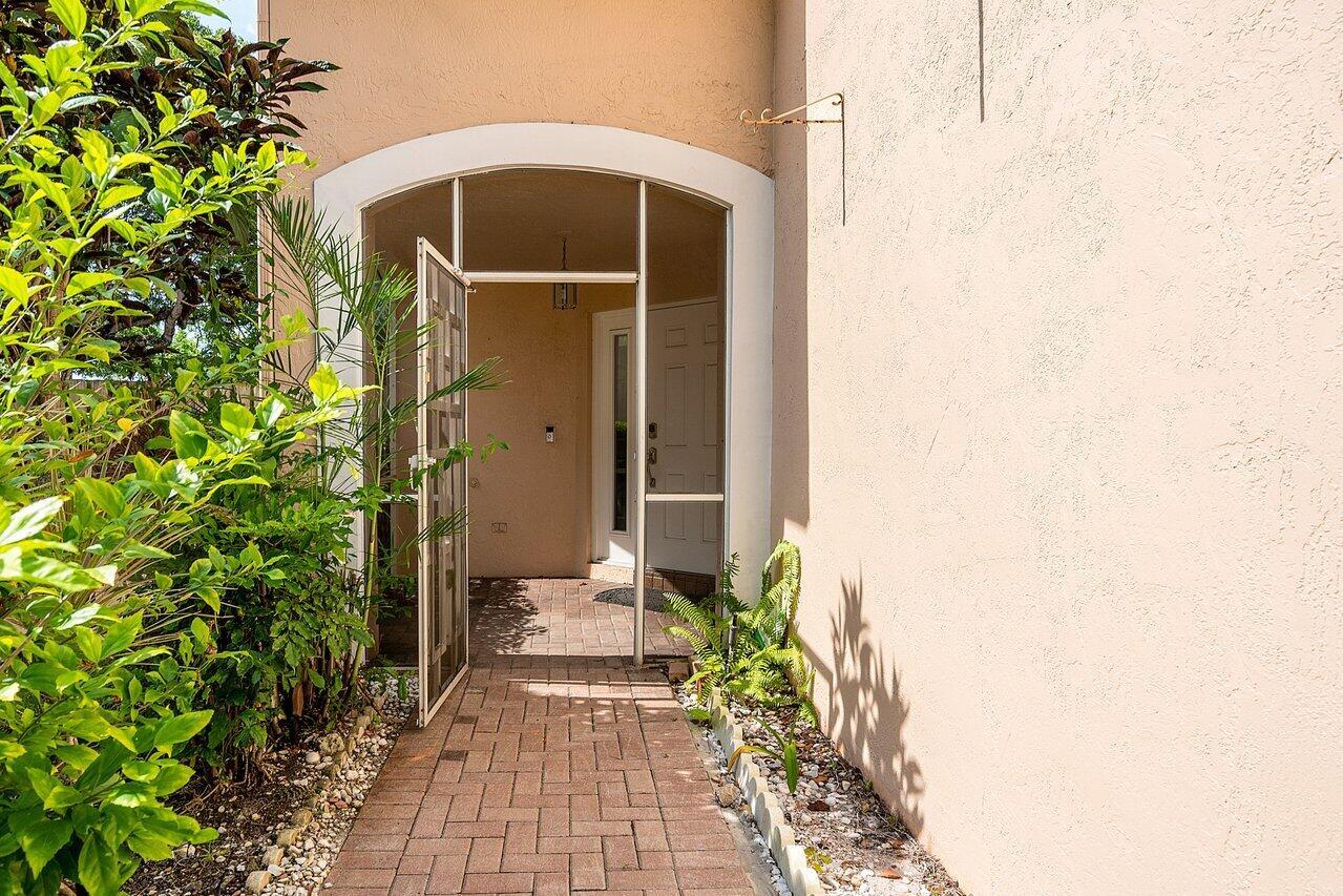 6232 NW 38th Drive