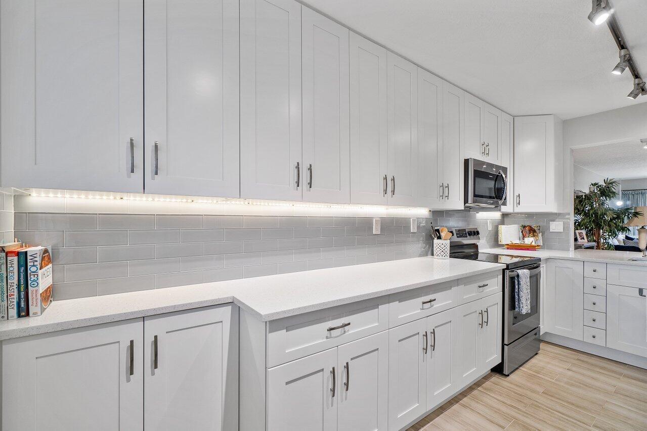 440 NW 67th Street Unit: H106