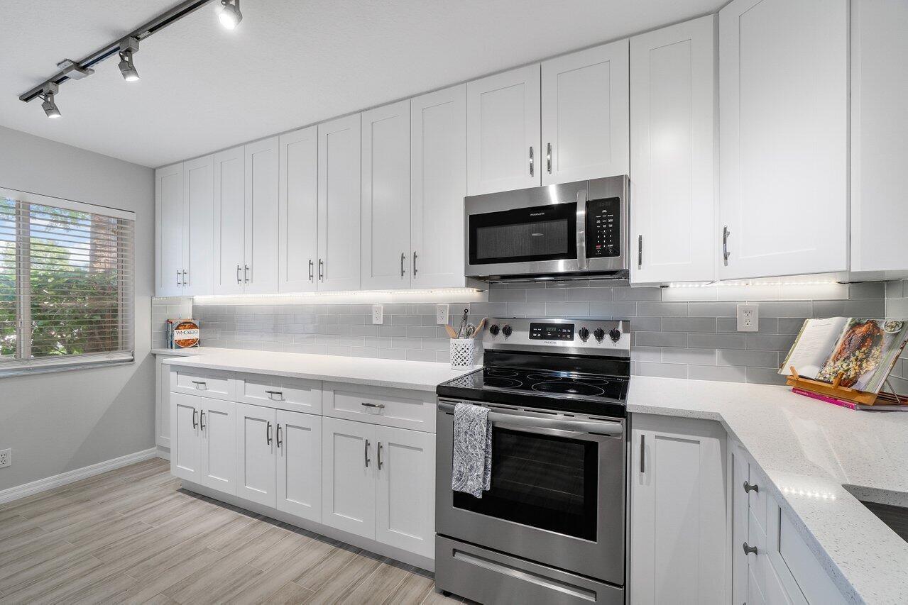 440 NW 67th Street Unit: H106