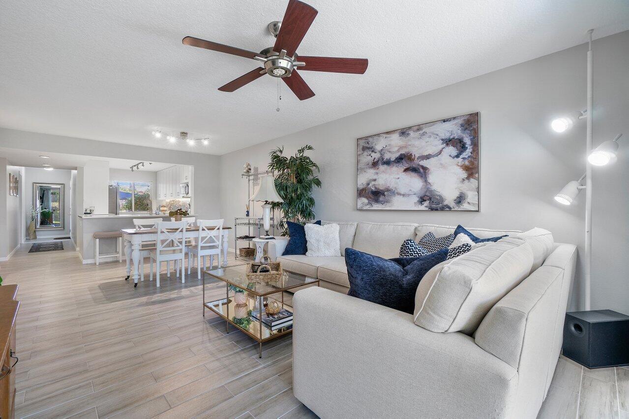 440 NW 67th Street Unit: H106