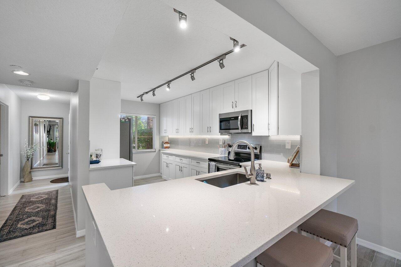 440 NW 67th Street Unit: H106