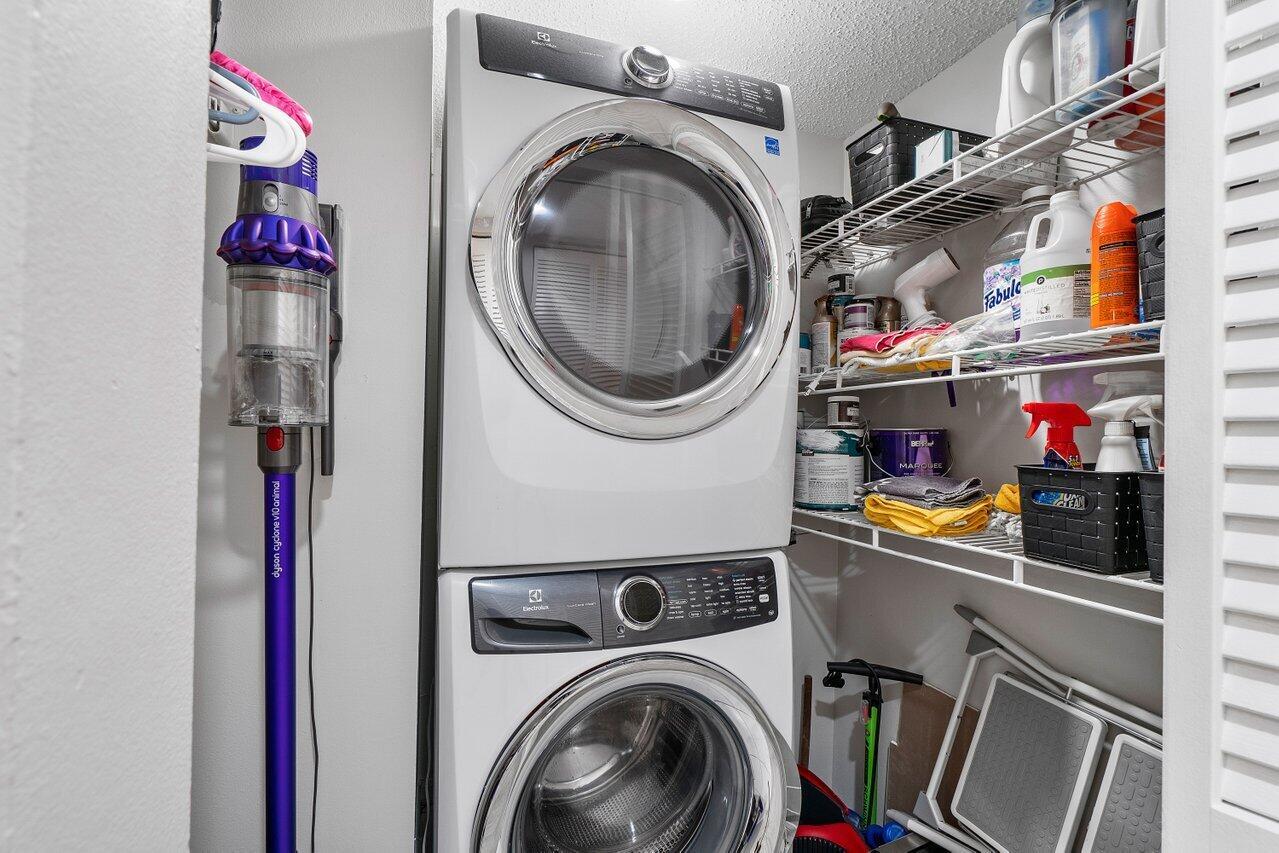 440 NW 67th Street Unit: H106