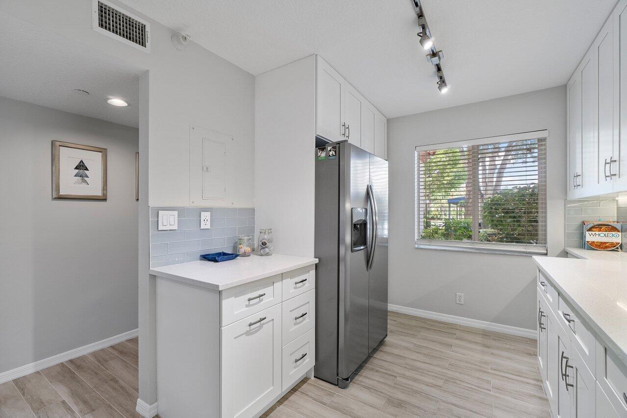 440 NW 67th Street Unit: H106