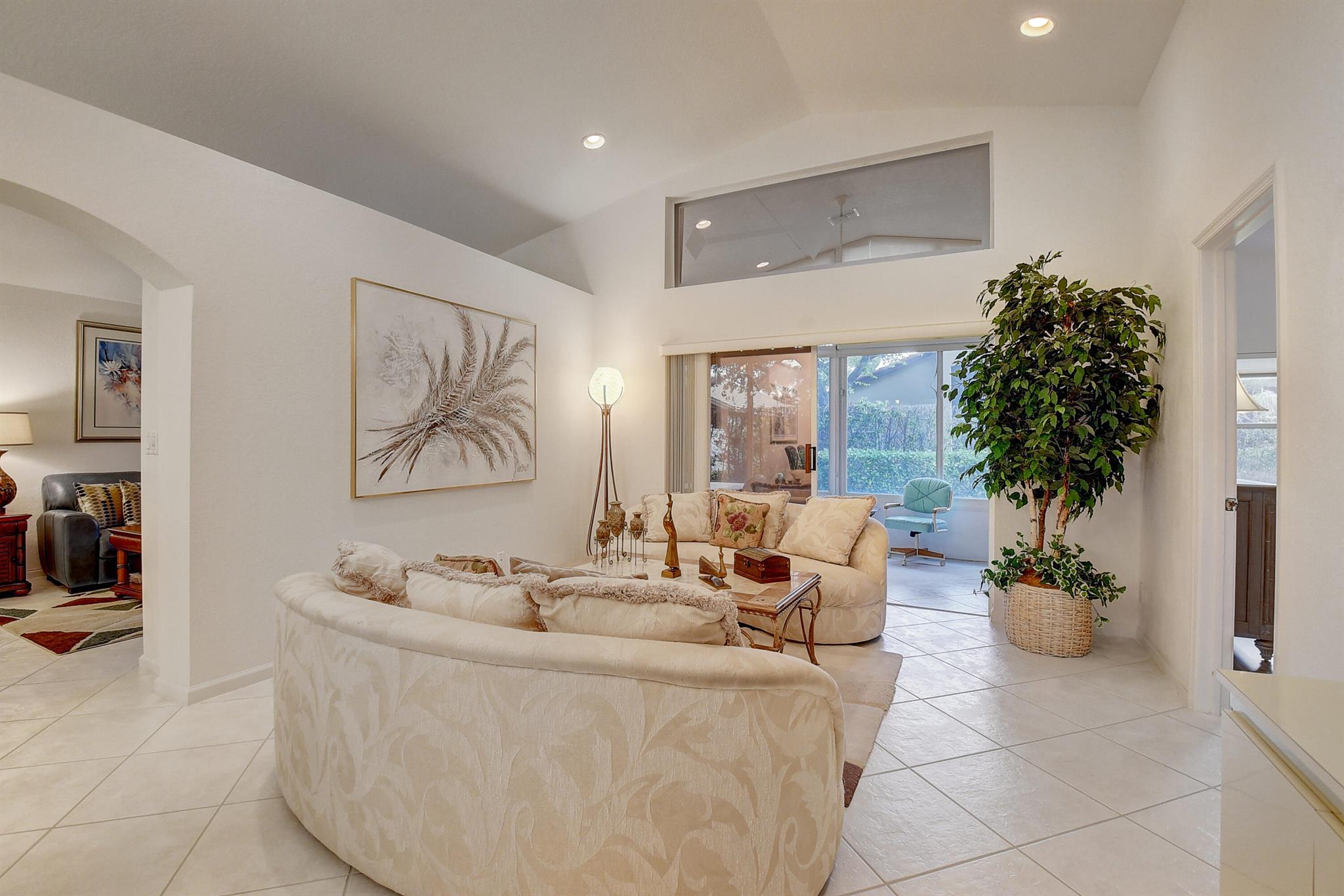 10537 Sunset Isles Court Unit: 1