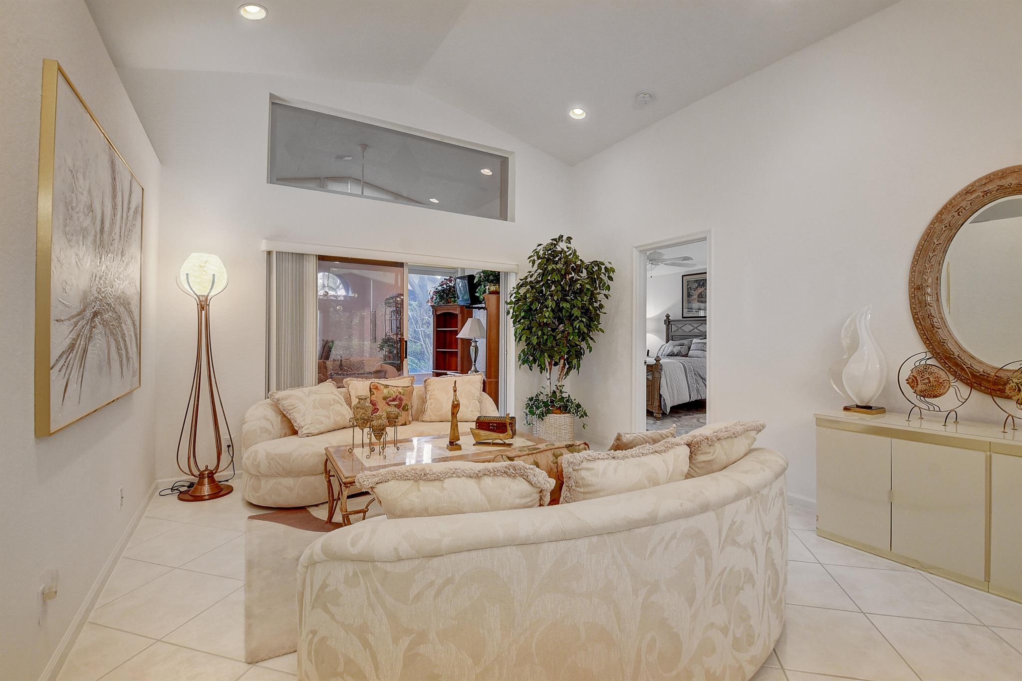 10537 Sunset Isles Court Unit: 1