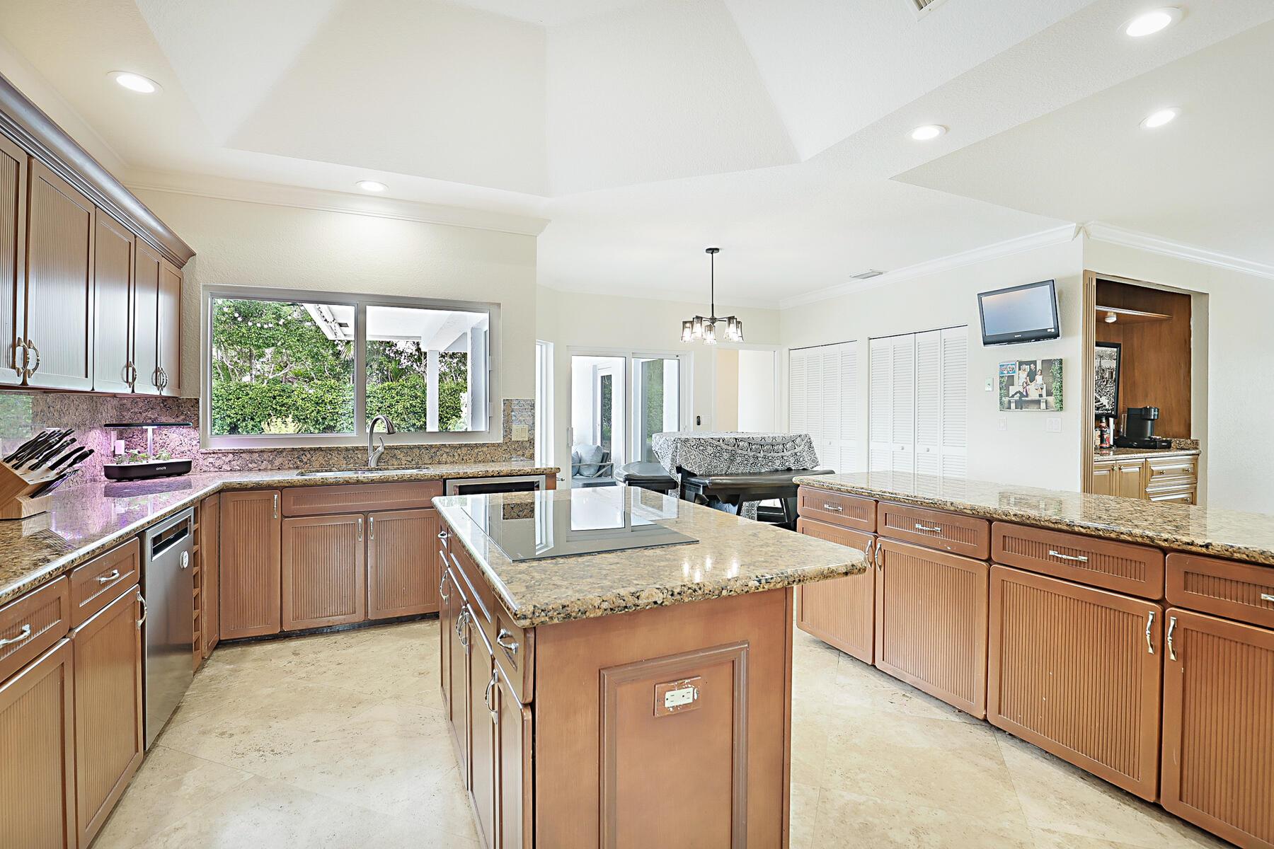 7279 Valencia Drive