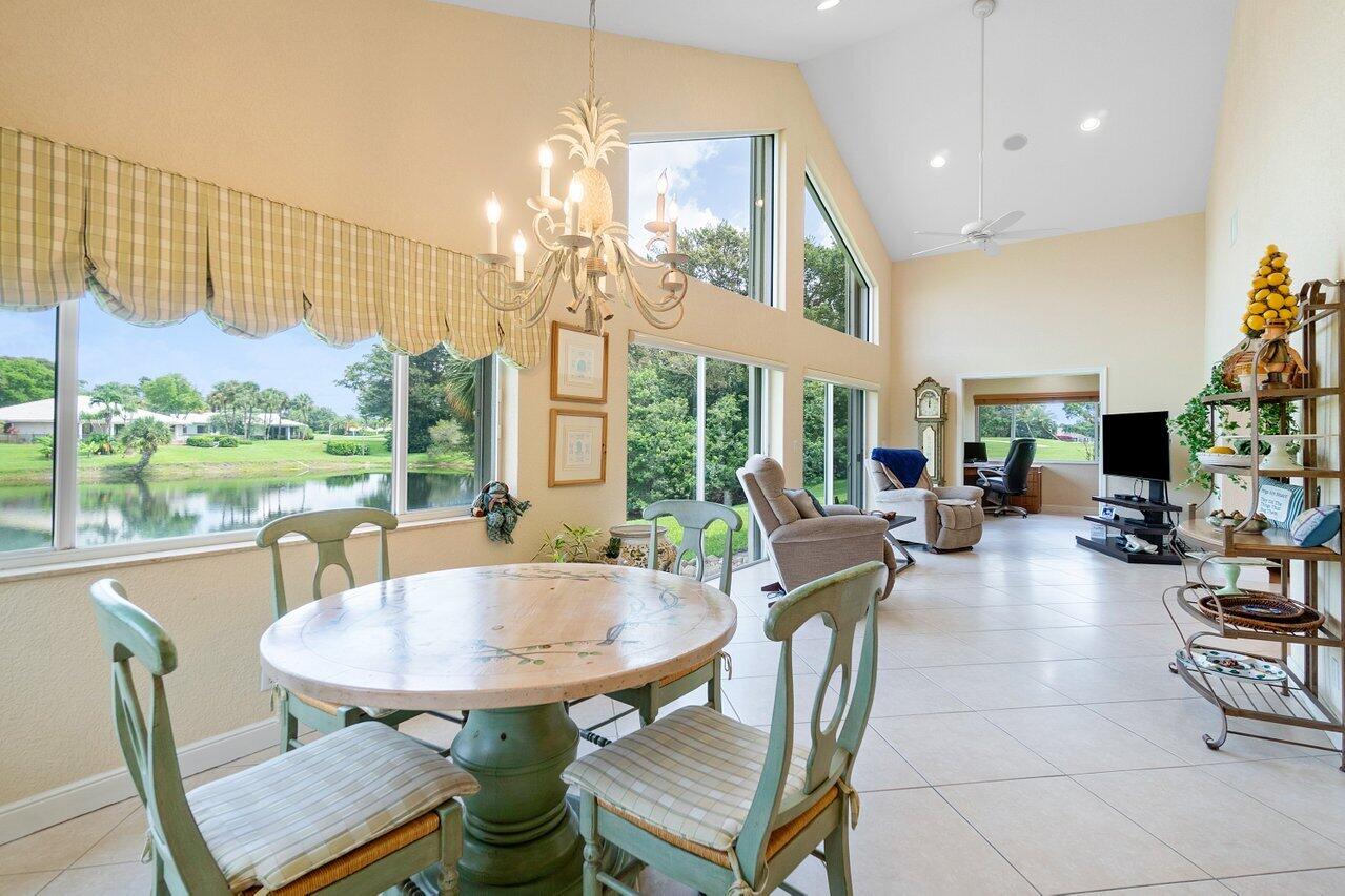 9 Glens Drive E