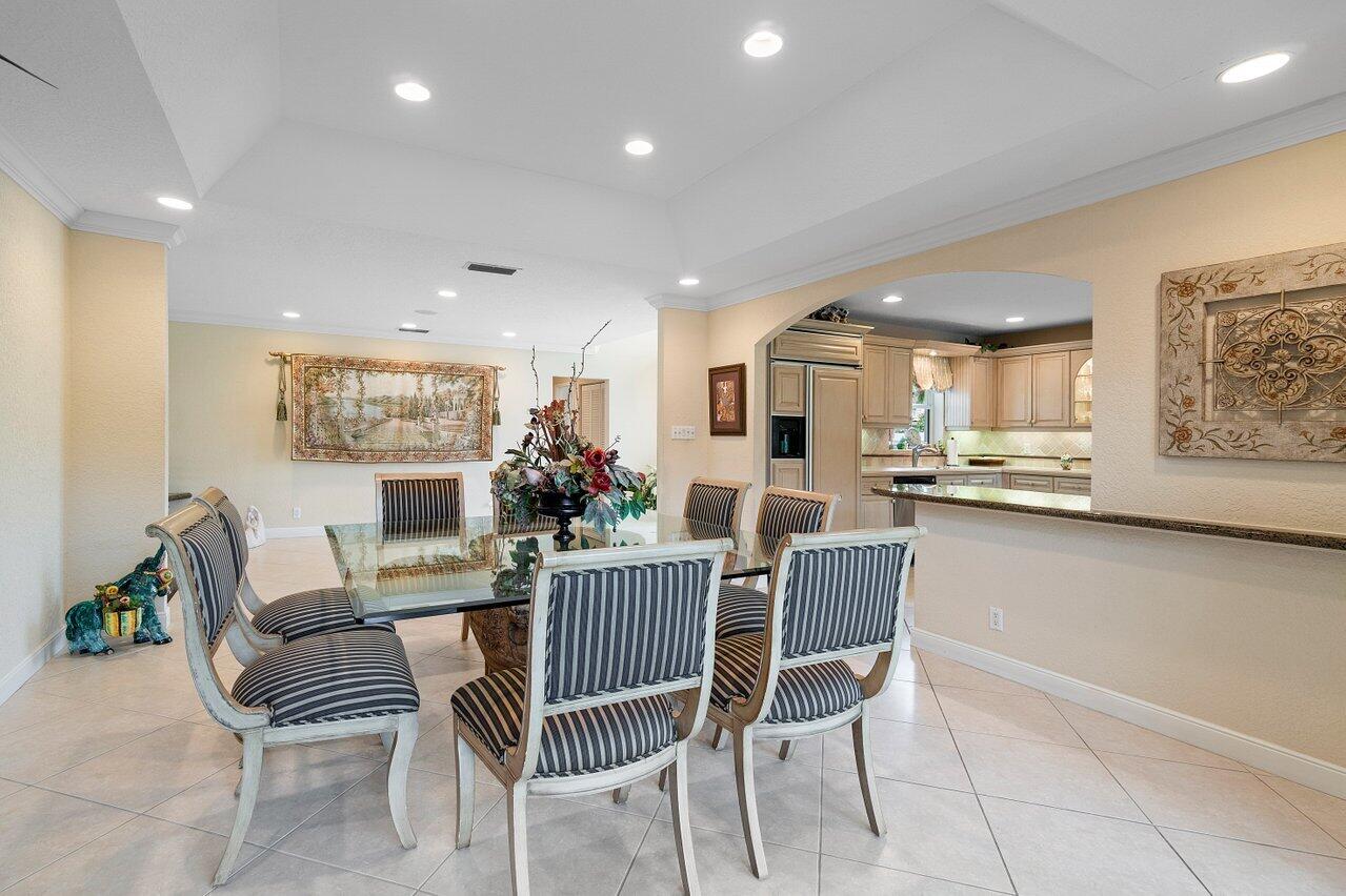 9 Glens Drive E