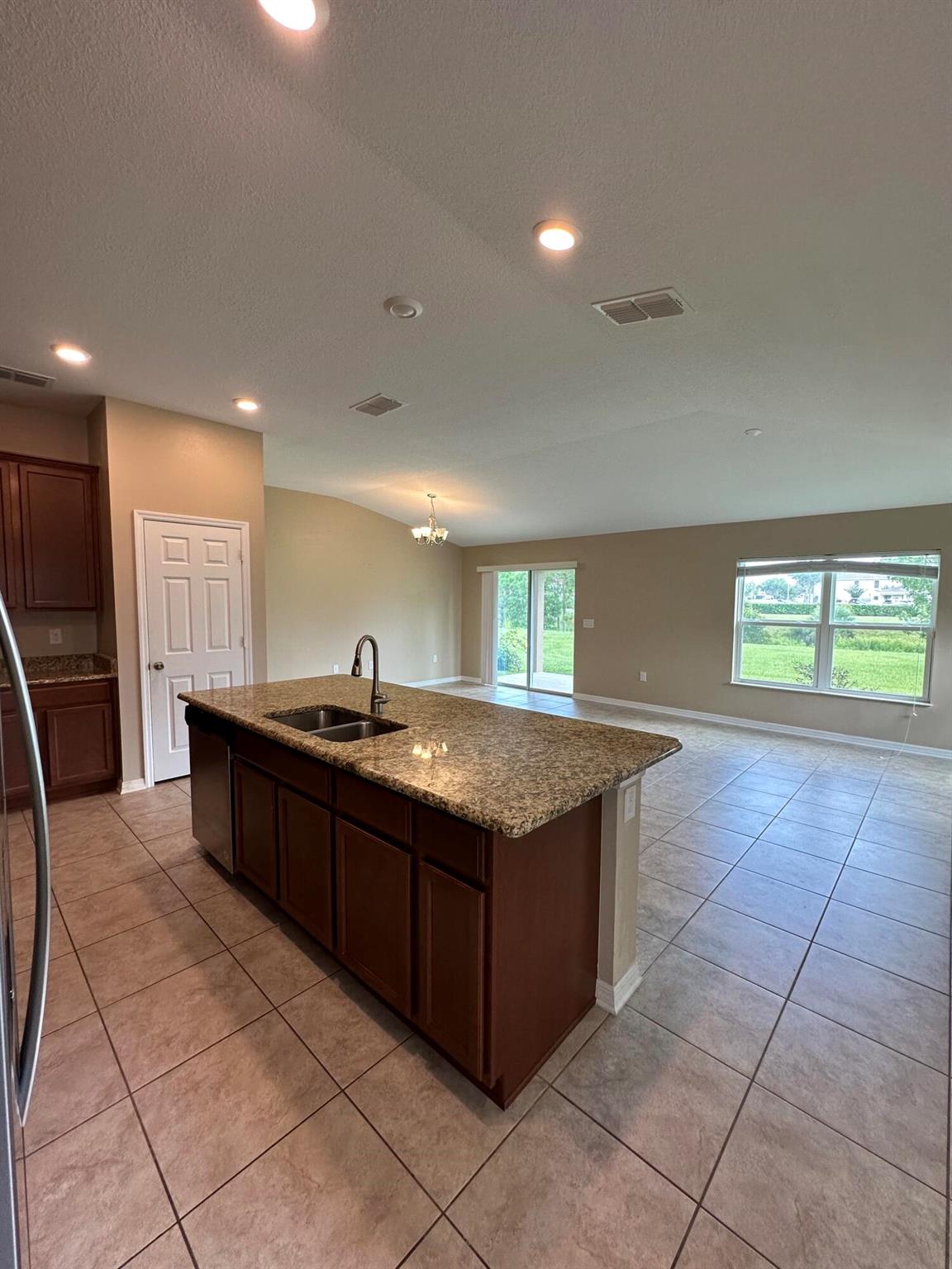 5475 NW Pine Trail Circle