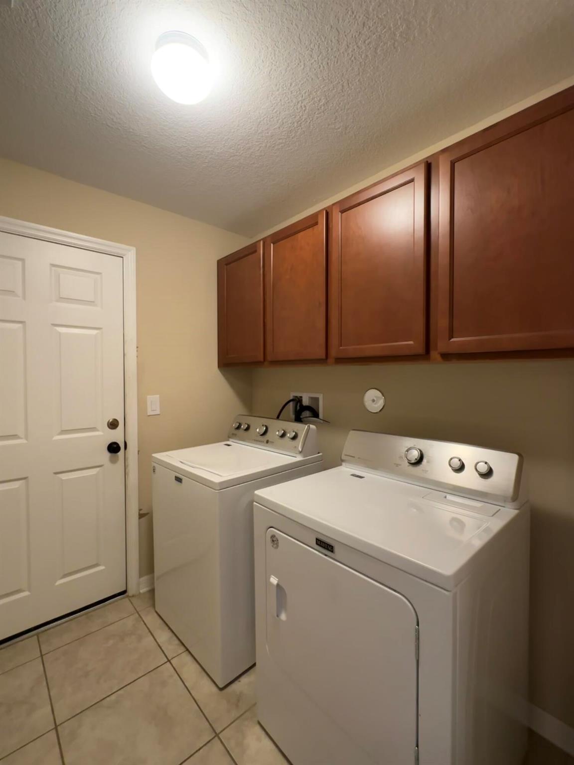 5475 NW Pine Trail Circle